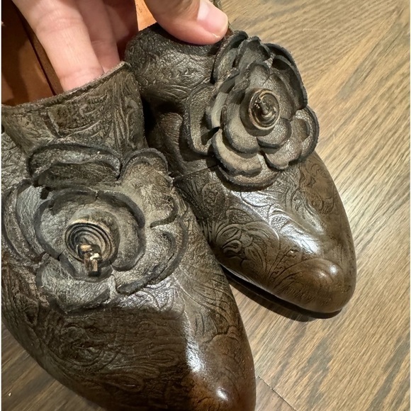 L’ARTISTE Noora Floral Tooled Pump size 42 10.5 11 NEW fairycore - Picture 6 of 9